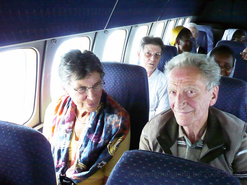 174 op het vliegtuig naar Bunia 24.10.08kopie.jpg